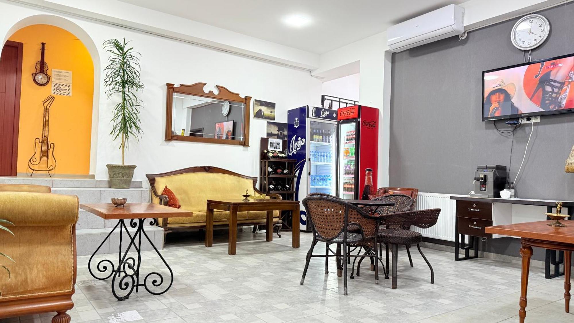 Starhostel Kutaisi Exterior photo